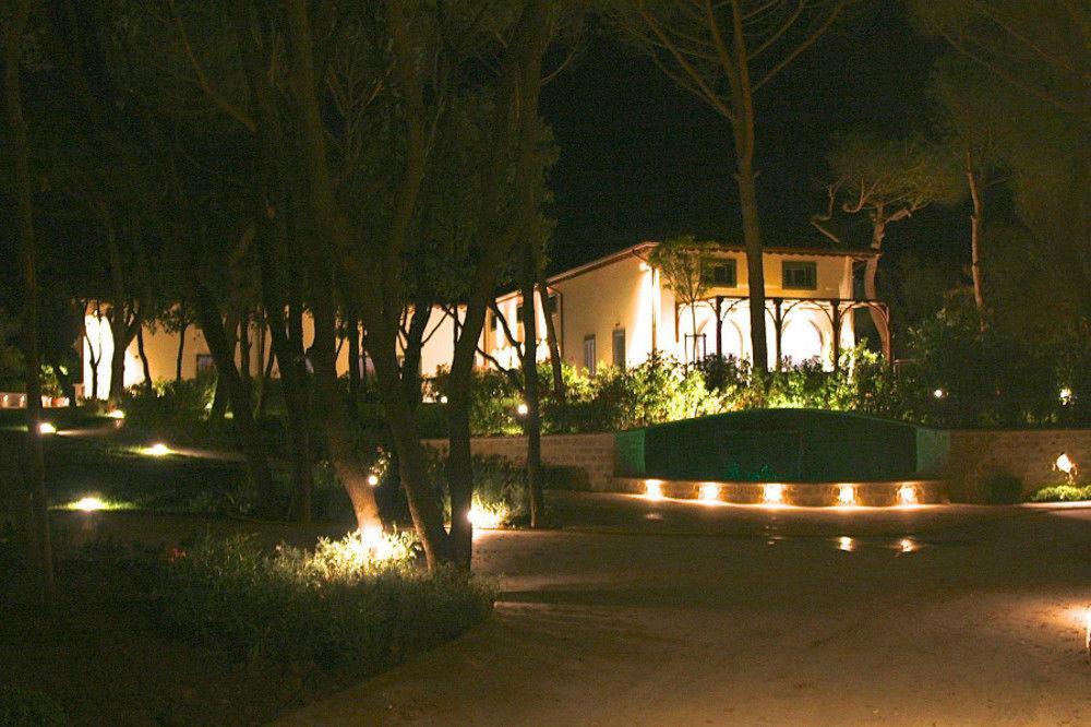 Hotel Il Delfino Сан-Винченцо Экстерьер фото