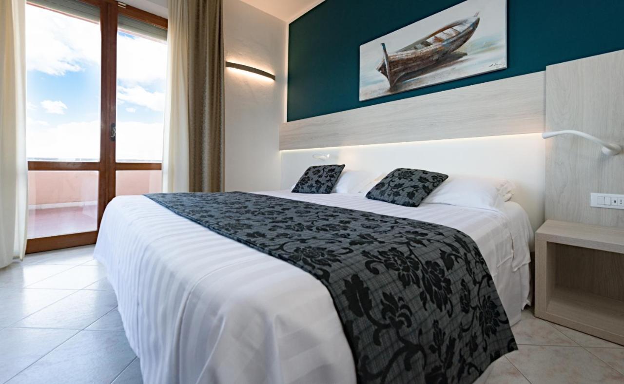 Hotel Il Delfino Сан-Винченцо Экстерьер фото
